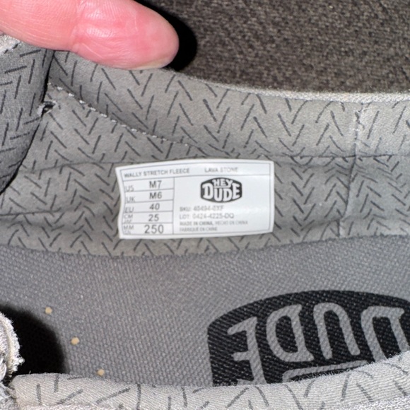 Hey Dude Men's Gray Lava Stone Slip On Loafers Size 7 - Picture 4 of 9